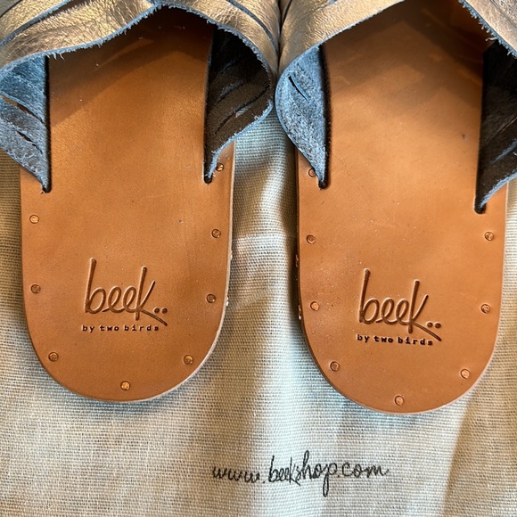 NWT Beek by Two Birds Silver Woven Sandal - Picture 8 of 12